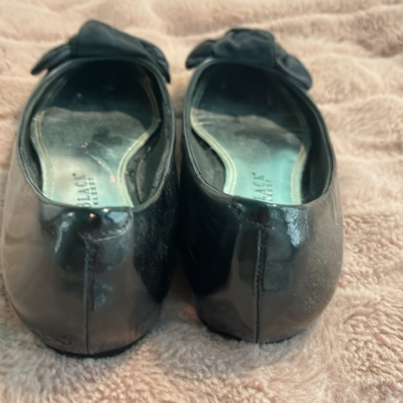 WHBM women’s black/white shoes - Picture 2 of 6